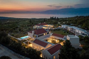 Exterior - Luxury Villa Vibrante with Pool (Škrip)