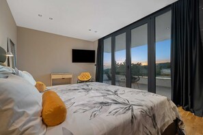 3 chambres, fer et planche à repasser, Wi-Fi gratuit, draps fournis