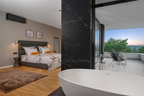 3 chambres, fer et planche à repasser, Wi-Fi gratuit, draps fournis