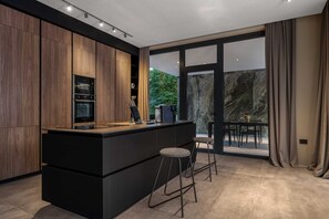 Fridge, microwave, oven, stovetop