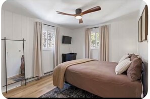 2 bedrooms, iron/ironing board, WiFi, bed sheets