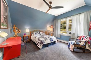 3 bedrooms, desk, iron/ironing board, WiFi