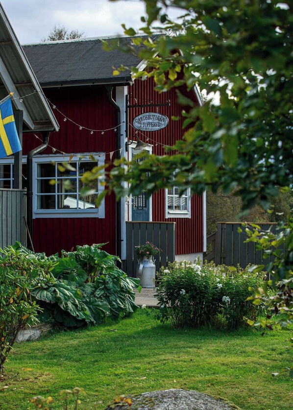 Vista frontal de la propiedad