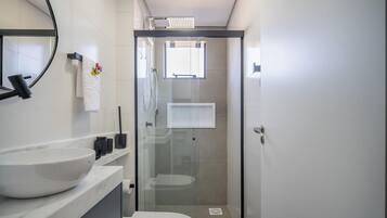 Apartamento tradicional | Banheiro | Toalhas de banho