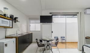 Basic Apartment | Private kitchen