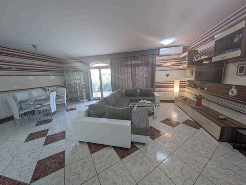 Holiday apartment with WLAN and air conditioning