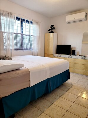 1 chambre, fer et planche à repasser, Wi-Fi gratuit, draps fournis