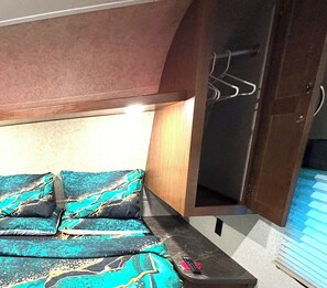 1 habitación, wifi y ropa de cama