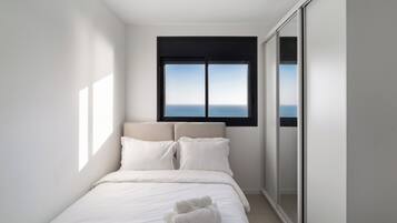 4 chambres, fer et planche à repasser, Wi-Fi, draps fournis