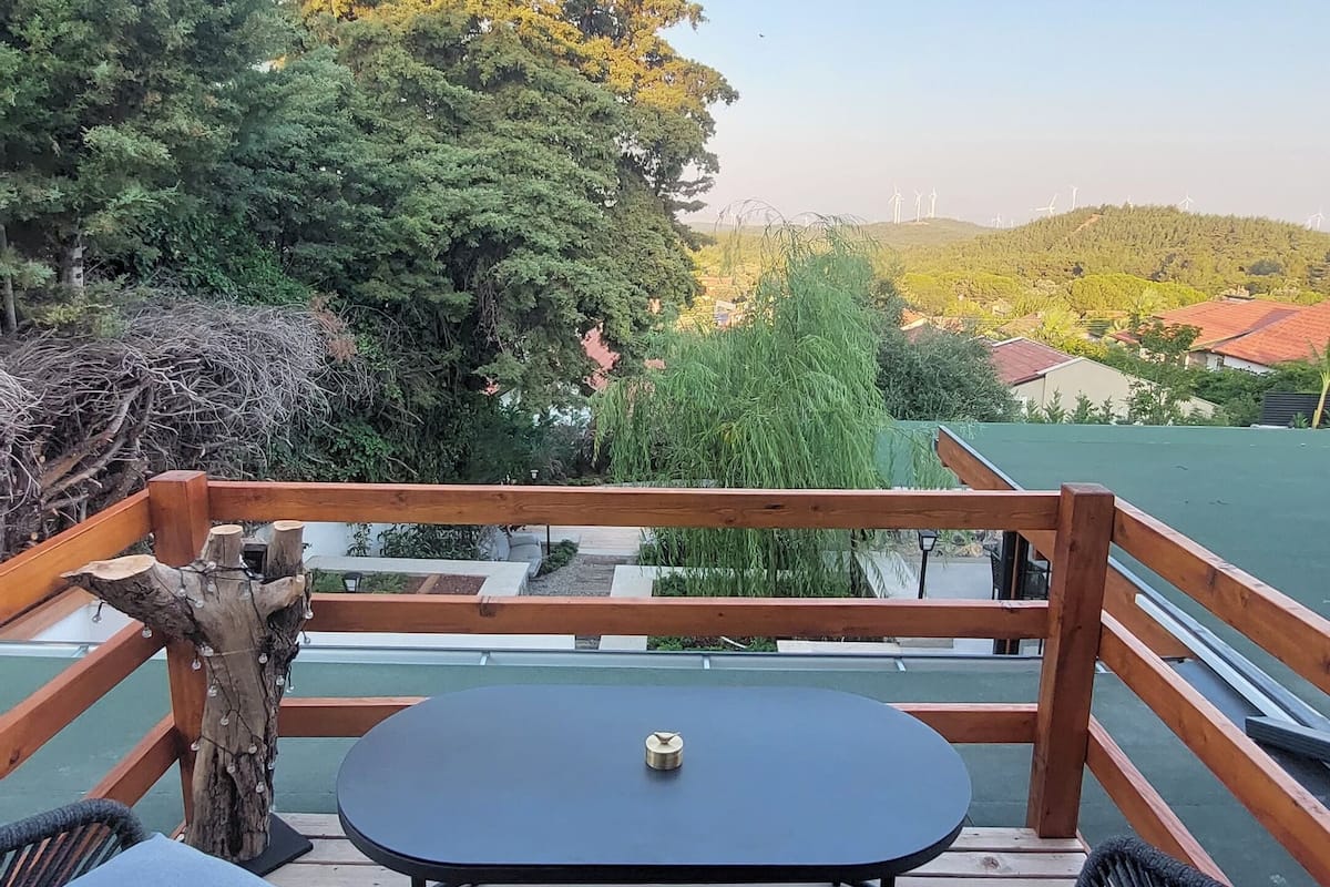Double Room, Balcony, Mountain View | Individually decorated, individually furnished, desk, laptop workspace