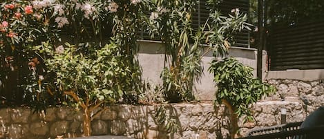 Doppelzimmer, Gartenblick, zum Garten hin | Individuell dekoriert, individuell eingerichtet, Schreibtisch