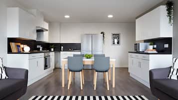 Single Room, Non Smoking | Shared kitchen