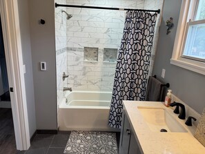 Towels, soap, toilet paper - 100% Renovated on 12 Acres and 100 Chickens, 15 Minutes to Saratoga and SPAC (Ballston Spa)