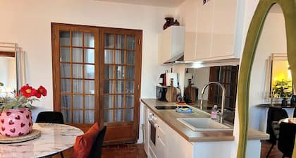 Magnificent, cozy T1 apartment in the heart of Aix en Provence's historic city center