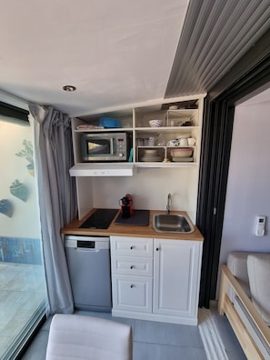 Microwave, stovetop, dishwasher