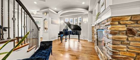 المنشأة من الداخل