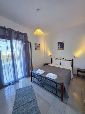 1 bedroom, iron/ironing board, internet, bed sheets