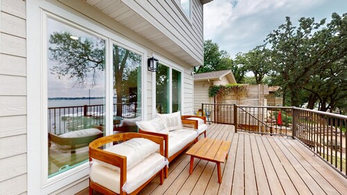 North Bay Horizon House on West Lake