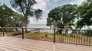 Property grounds - North Bay Horizon House on West Lake (Spirit Lake)
