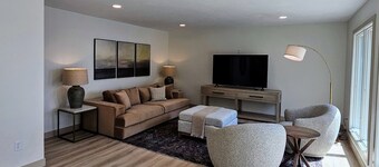 Spacious 6-bedroom house in West Lake Okoboji
