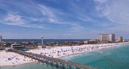 TINY home hideaway nestled in tree’s close to Pensacola FL. Pets welcome!