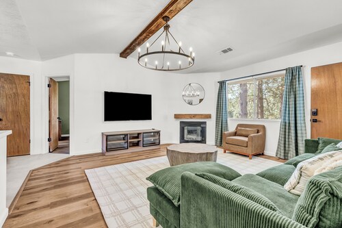 Modern Mountain Calm – Oakhurst Home by Yosemite