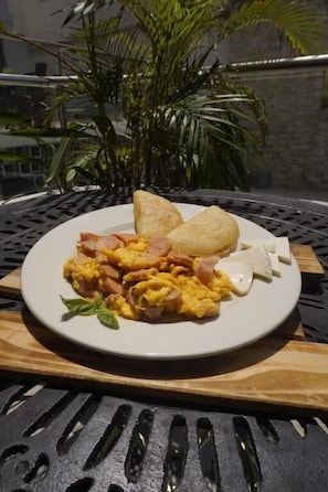 Petit déjeuner buffet compris tous les jours