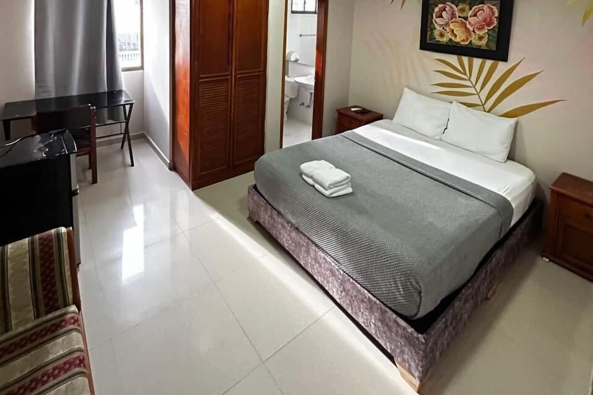 Standard Double Room, 1 Double Bed, Balcony | Soundproofing, free WiFi, wheelchair access