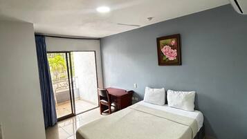 Sistema de insonorización, wifi gratis y acceso para silla de ruedas