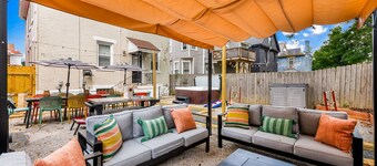 Cincy Central Stay - Hot Tub, Games & Movie Nights