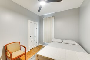 1 bedroom, WiFi, bed sheets - < 1 Mi to Main St: Quiet Apartment in Galesburg! (Galesburg)