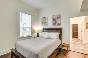 3 quartos, acesso à internet, roupa de cama