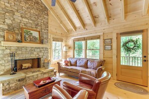 TV, fireplace, DVD player, books - 4 Mi to Fall Branch Falls: Peaceful Cabin w/ Deck (Cherry Log)