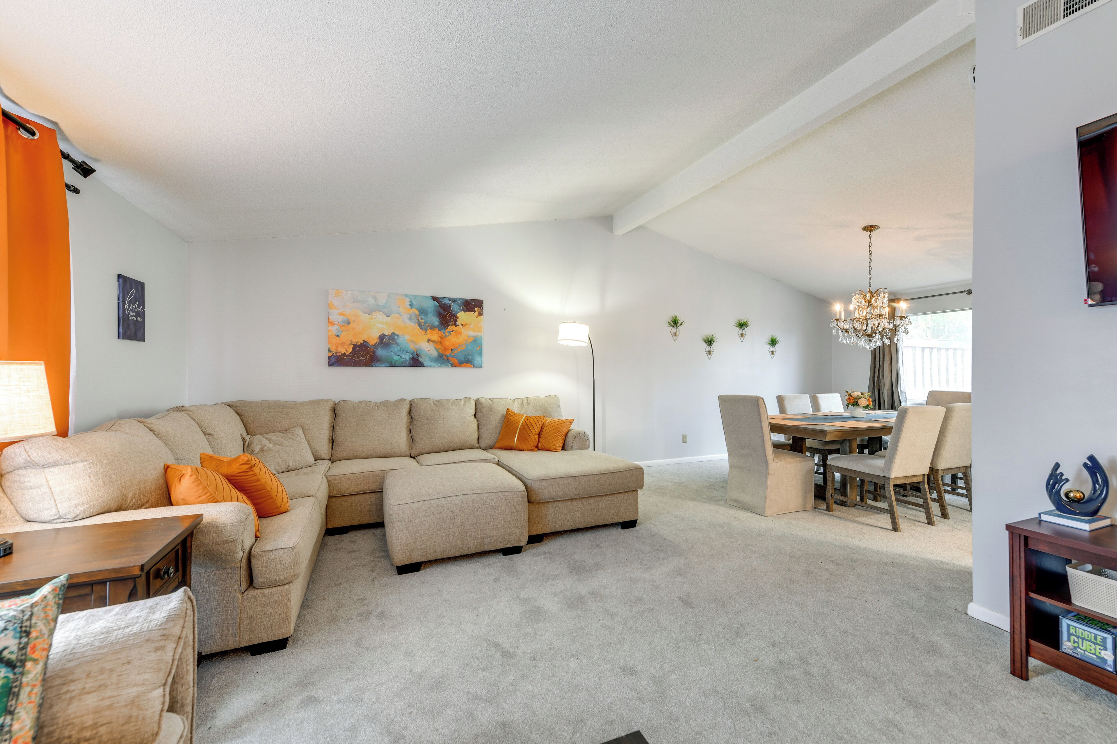 Deck & Seasonal Pool: Spacious Home Near Buffalo! - Buffalo, NY