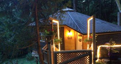 Welcome to Willowbend a peaceful forest country retreat. Unique Yurt style cabin