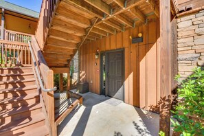 Exterior detail - Scenic Outdoor Space: Lake Keowee Retreat! (Six Mile)