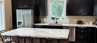 Cozy, beautiful, family friendly, 3-bedroom, newly built cabin on Lake Latoka