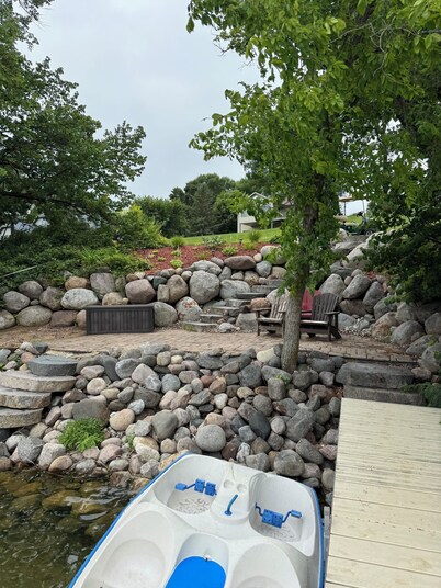 Cozy, beautiful, family friendly, 3-bedroom, newly built cabin on Lake Latoka