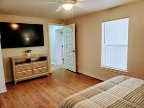 2 عدّة غرف نوم ومكواة/لوح كي وواي فاي مجانًا وملاءات أسرّة