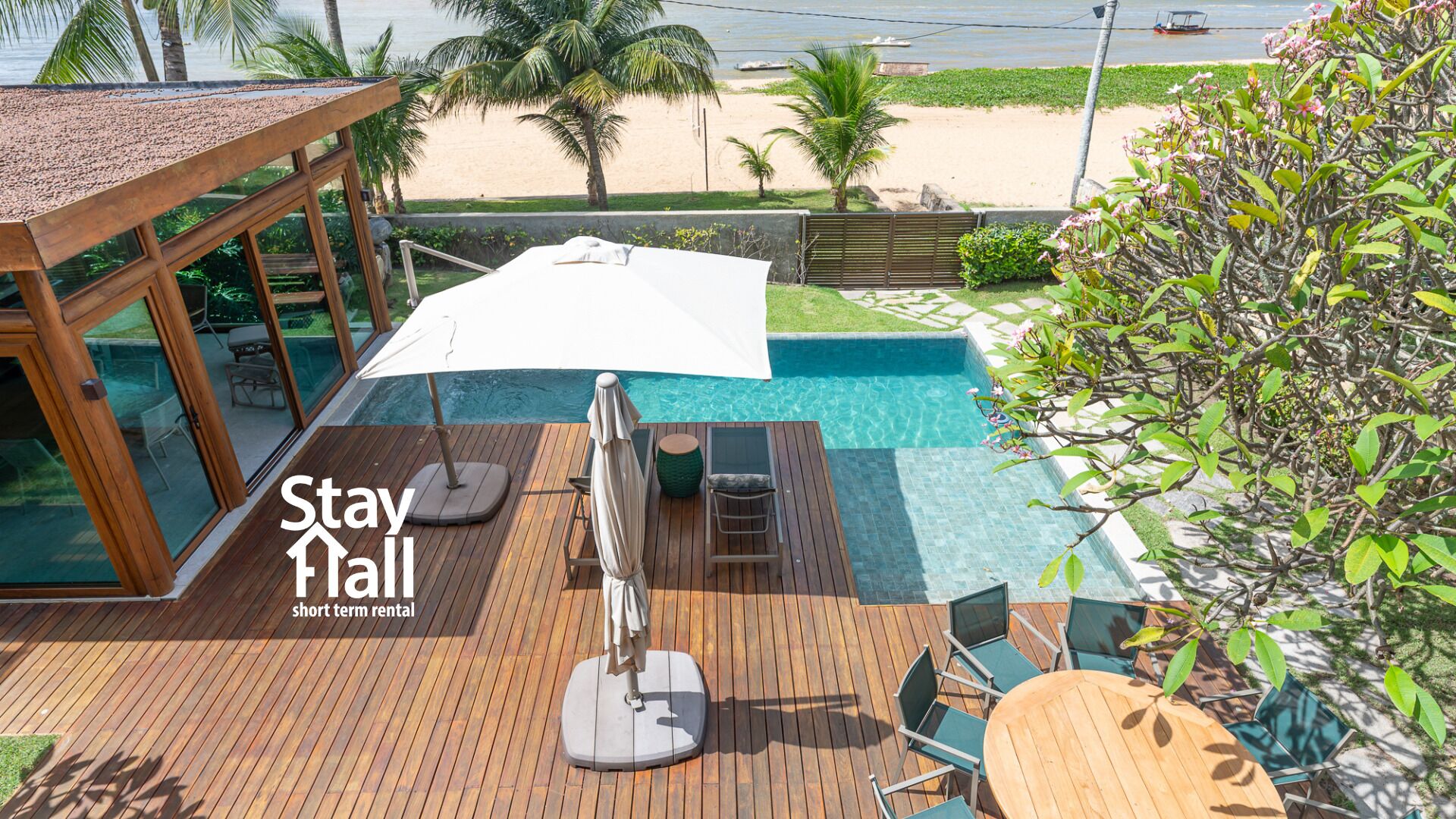 别墅 | 泳池 | 室外游泳池