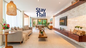 วิลล่า | บริเวณนั่งเล่น | สมาร์ททีวี 32 นิ้ว พร้อมช่องดิจิตอล