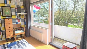 3 bedrooms, iron/ironing board, bed sheets