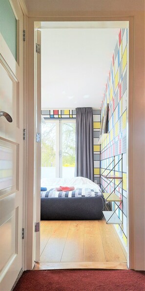 3 bedrooms, iron/ironing board, bed sheets