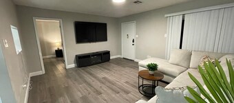 King Bed 2BR Unit Free Parking