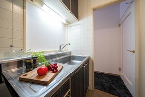 Private kitchen - A spacious 2LDK room that can accommodate up to 8  / Sapporo Hokkaidō (Sapporo)