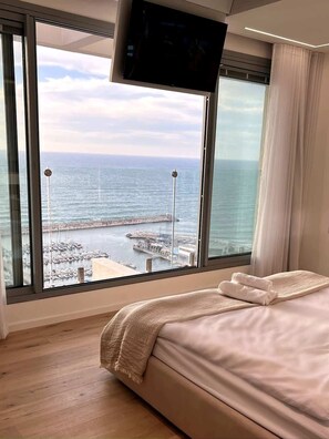 4 室のベッドルーム、WiFi、ベッドシーツ