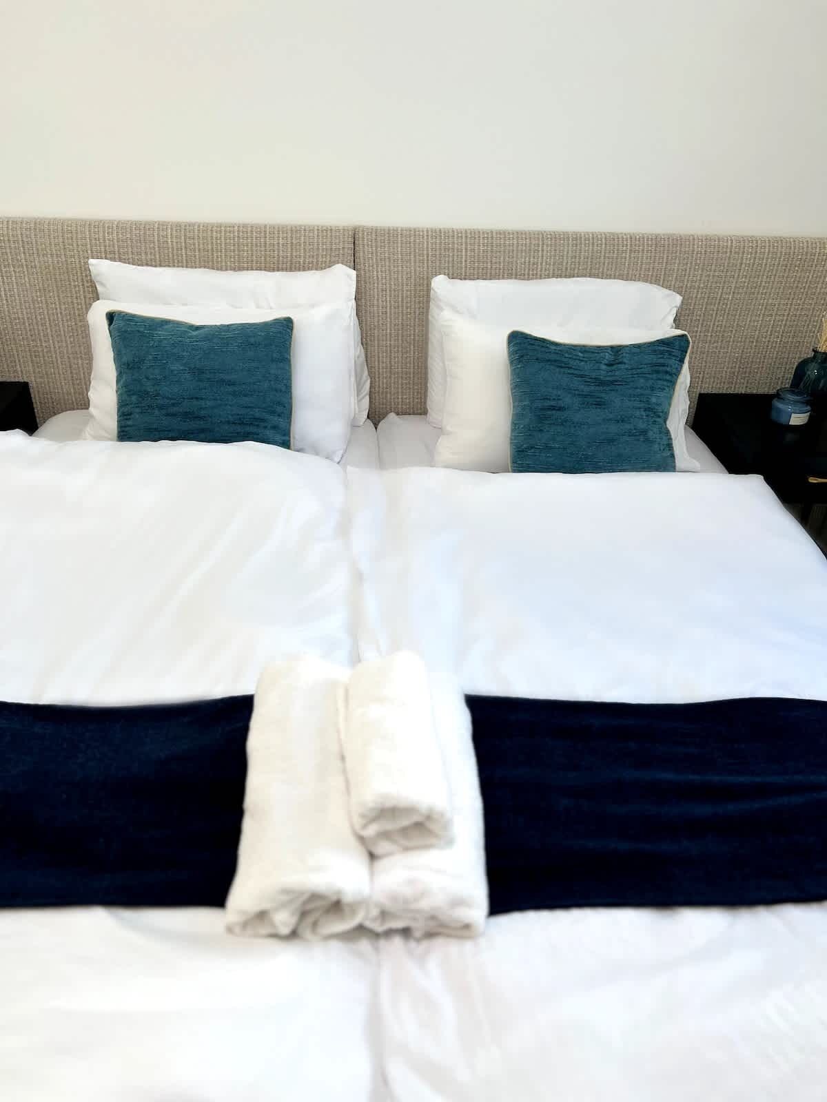 4 bedrooms, WiFi, bed sheets