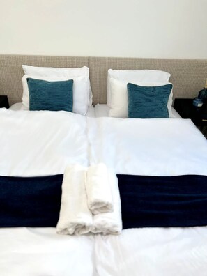 4 bedrooms, WiFi, bed sheets