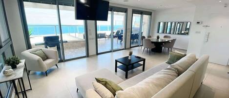 Télévision, chaîne hi-fi