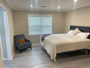 4 bedrooms, bed sheets